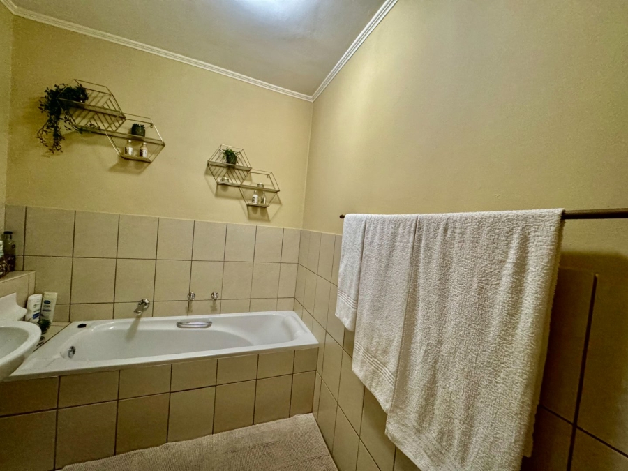 To Let 3 Bedroom Property for Rent in Century City Western Cape